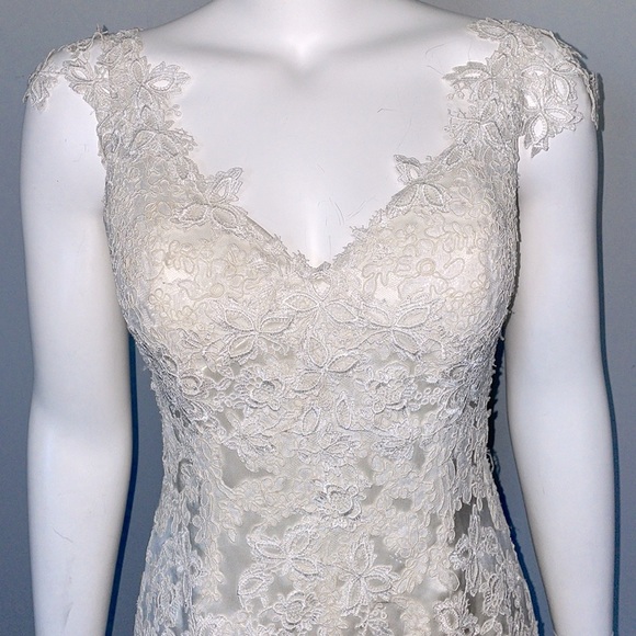 Justin Alexander #8730 Charmeuse Wedding Gown with Cap Sleeves - Picture 3 of 12